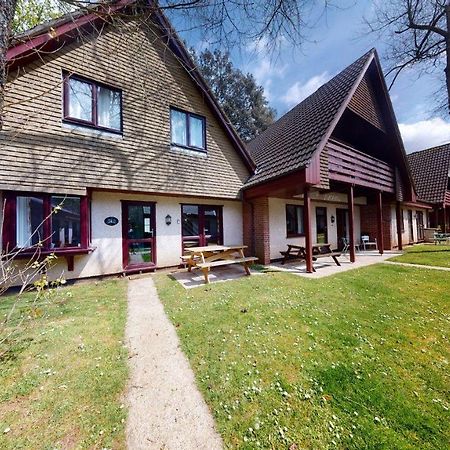 37 Trevithick Court, Tolroy Manor Villa Хейл Екстериор снимка