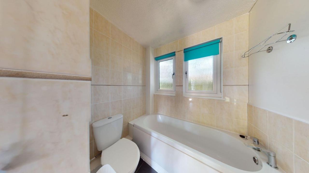 37 Trevithick Court, Tolroy Manor Villa Хейл Екстериор снимка
