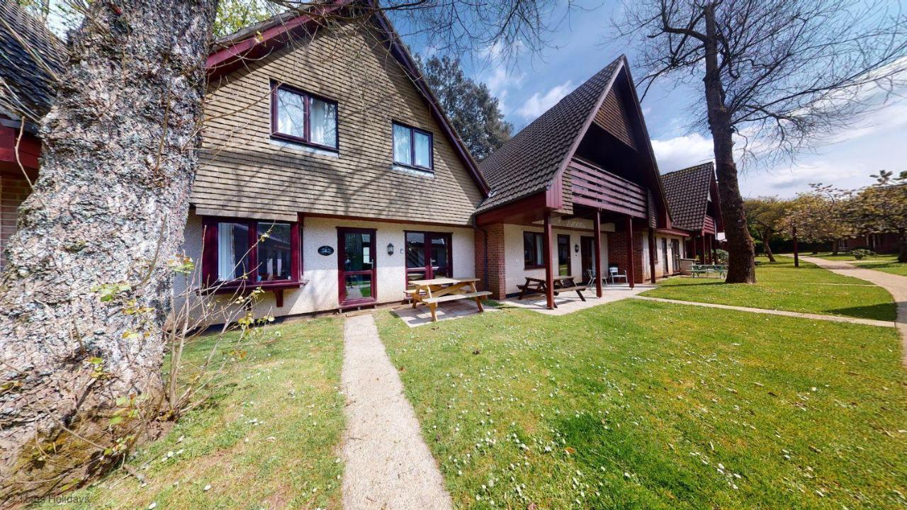 37 Trevithick Court, Tolroy Manor Villa Хейл Екстериор снимка
