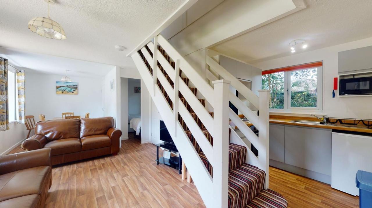 37 Trevithick Court, Tolroy Manor Villa Хейл Екстериор снимка