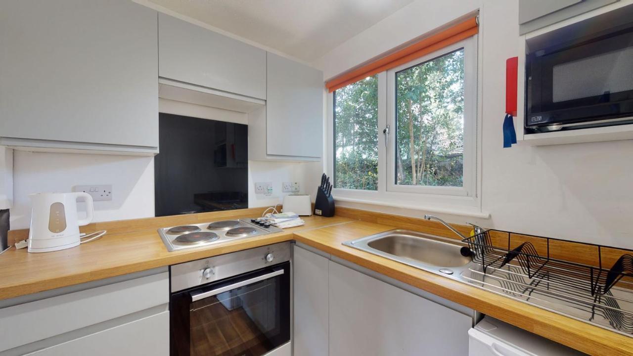 37 Trevithick Court, Tolroy Manor Villa Хейл Екстериор снимка